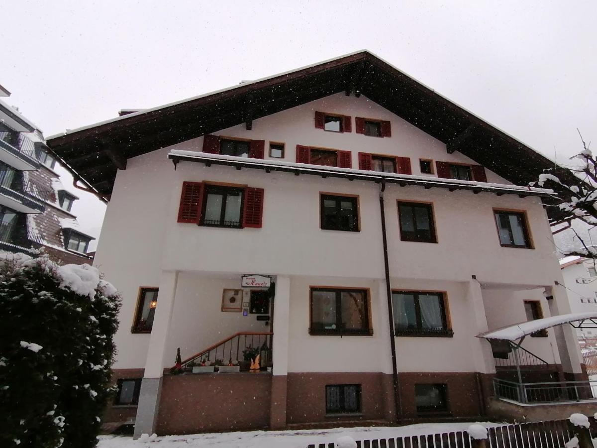 Отель Haus Marion Haueis Санкт-Антон-ам-Арльберг Экстерьер фото